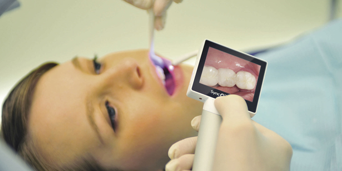 dental chekup camera at avant dental clinic kolkata