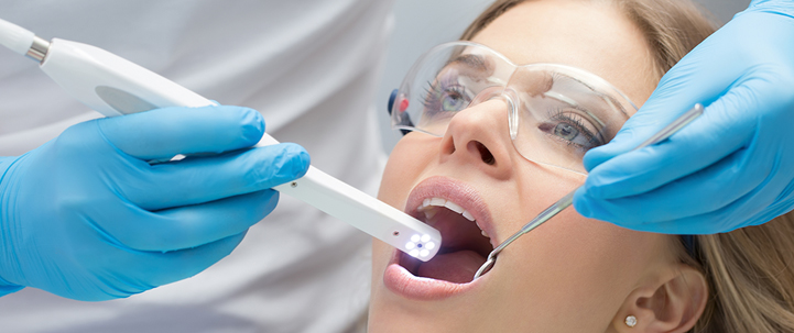 intra-oral-camera oral camera for treatment at avant dental clinic kolkata